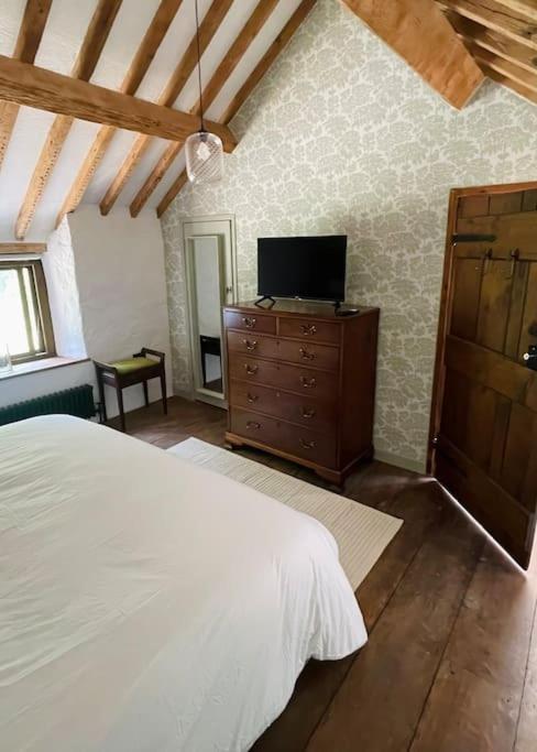 Former Corn Mill Cottage On The North Wales Coast Talacre Buitenkant foto